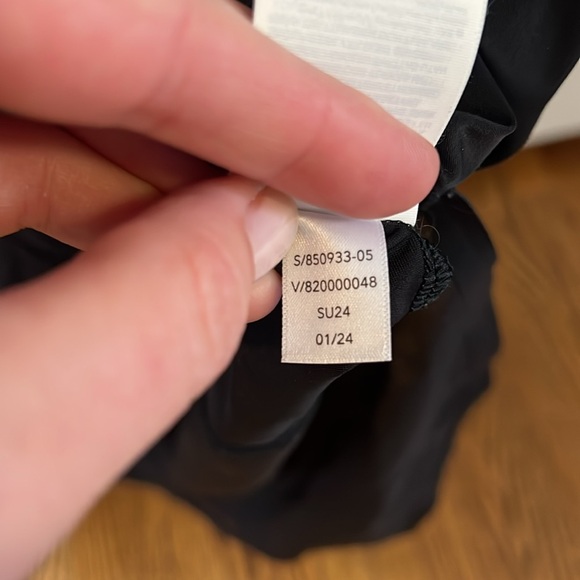 Athleta black t-shirt with mesh detail (Large) - Picture 3 of 5